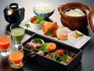 【朝食】釜炊きご飯と彩り溢れる8種の副菜※写真はイメージ