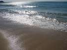 白い砂浜に青い海で有名な御宿海岸☆サーファーから家族連れまで幅広ぃ人気です♪