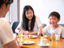 ◆朝食イメージ◆笑顔溢れるご家族での朝ごはんタイム♪