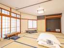 Room5　和室　定員6名　/　Japanese-style　room　for　6　people