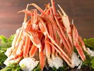 【夕食】人気No.1メニューのズワイ蟹が毎日豪華食べ放題！贅沢に心ゆくまでご堪能ください。