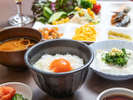 日本一の卵を使用した卵かけご飯をメインとした和洋ビュッフェ