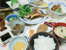 *【夕食一例】屋久島名物「飛び魚の唐揚げ」など魚料理中心の料理