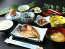 【朝食一例】干物に卵、お豆腐など元気の出る島の朝ごはん♪