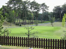 ・【ゴルフ場】お庭からの眺め。ゴルフコースに面した稀なロケーションです。
