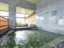 *漢方風呂/中国上海中医薬大学より調合した漢方を、天然温泉と合せ温泉効力を高めた湯船。　