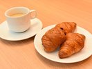 【テイクアウト朝食】焼きたてのパンとコーヒー