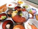 ◆ご朝食　海鮮丼　小鉢