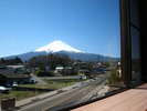 客室に居ながら富士山の眺めを満喫。