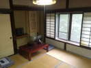 昭和37年に建てられた、旧館の和室です。低価格にてご提供しています。