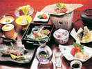 *【夕食一例】京都の料亭で腕を磨いた若旦那が腕を振るう会席料理をお召し上がりください。