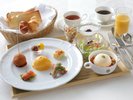 【洋朝食】３種の自家製ホテルブレッド付きモーニングセットは、栄養バランスも豊富（画像はイメージ）