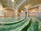 【ローマ風呂】畳250畳分！！一度に300人が入浴できるほど巨大なローマ風呂