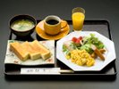 *【朝食一例/洋食】朝はパン派♪スクランブルエッグなど定番の洋食メニューとなっております。
