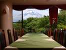 【レストラン湖畔】富士山がキレイにご覧いただける、絶景レストラン！！
