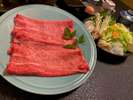 和牛を使用したすき焼きをお楽しみください。