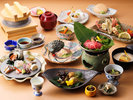夏の会席料理イメージ（仕入状況により変更いたします）加賀の旬を多彩に盛り込んだ体にやさしいお料理