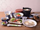 *お夕食一例（スタンダード）/秋田の旬の食材を活かした料理長自慢の料理。