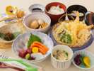 *【樺川御膳】一例。天ぷらやお刺身など、四季折々の旬の素材を使用します。
