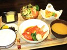 定食プランの内容・金目鯛の煮付け・金目鯛のから揚げ油淋ソース・だし巻き玉子・豚汁・ご飯・お漬物