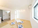 全31平米、エアコン付きの白を基調とした明るいお部屋