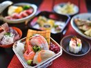 京都老舗料亭仕込みの料理長による手作り料理。出汁や調味料など自家製にこだわり、地域の食材を活かします