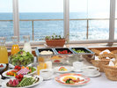 （ご朝食イメージ）海を見ながらゆったりとご朝食をお召し上がり下さい