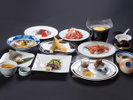 *【夕食一例】＜スタンダード会席＞海の幸満載のお食事をお楽しみください。