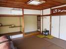 8畳和室（個室）冷暖房完備。新畳の気持ち良いお部屋です。お部屋から国宝「浄土寺」の夜景が見えます。