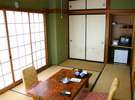 *畳の香りに心安らぐ和室。(一例)