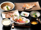 ・【夕食一例】日本海の新鮮な海の幸や旬の素材をふんだんに使った「夕膳」を存分にご堪能ください