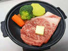 【夕食】国産牛ステーキを陶板焼きでご提供