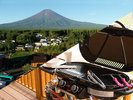 富士山とBBQ機材