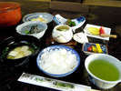 ■朝食一例■福井県産こしひかりとその日仕入れたお野菜・お魚を使った和定食をご用意致します。