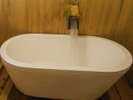客室のお風呂はもちろん源泉かけ流しの温泉！湯量の調整をすることで温度管理が可能です。
