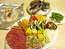 ホタテ・エビ・お肉・鮭のホイル焼き・枝豆・サラダとボリューム満点