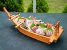 *地魚刺身船盛／地元伊東港で水揚げされた新鮮なお魚をご用意いたします。