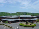 奈良市内より車で約30分の大和高原にあるホテルです
