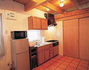 電化製品、調理器具、食器一式など充実装備したキッチン
