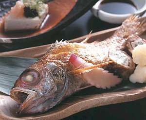 竹野の夕セリで仕入れた旬魚の焼魚