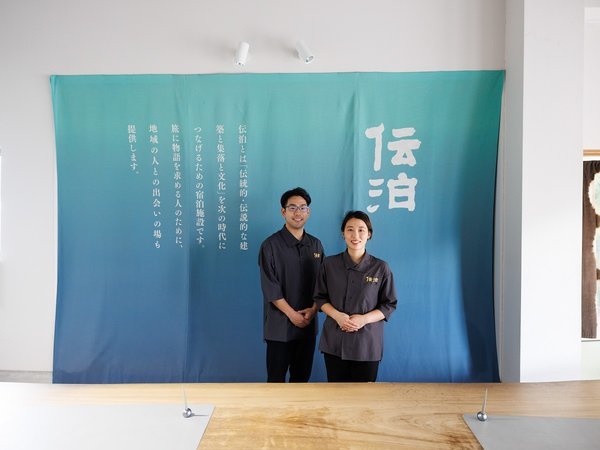 奄美ブルーの空の下、皆様のお越しをお待ちいたしております。