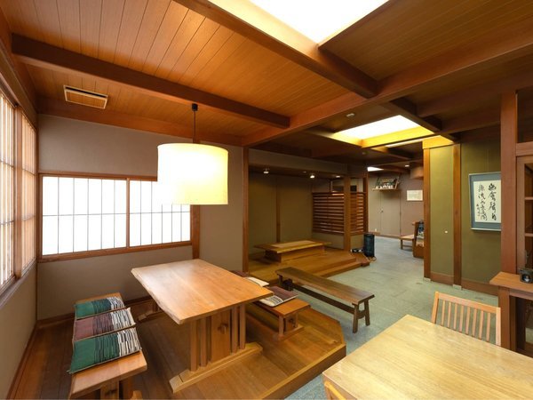 【エントランス】金沢湯涌温泉で創業250年の老舗旅館【あたらしや】へようこそお越しくださいました。