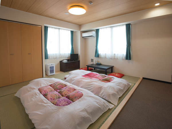 和室のお部屋は2～4名様でご利用いただけます。ご家族連れ・お友達同士でのご宿泊にも