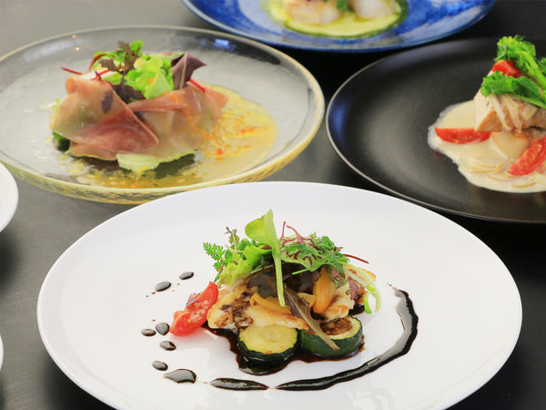 数々の有名な賞を受賞されている江口シェフのフレンチコース料理をご堪能ください。