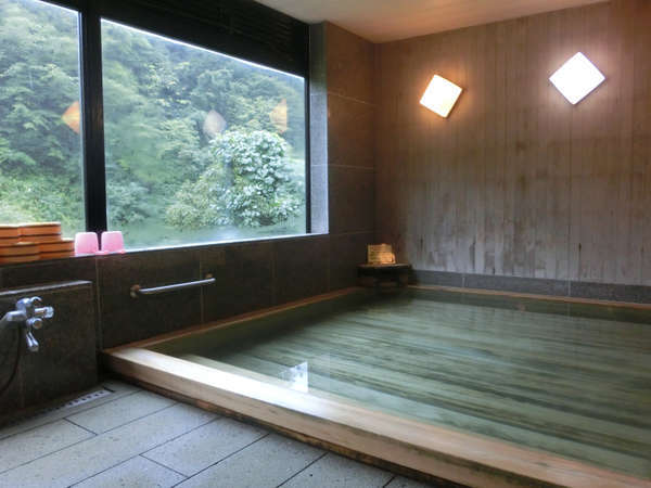【温泉】古代檜風呂の天然温泉♪