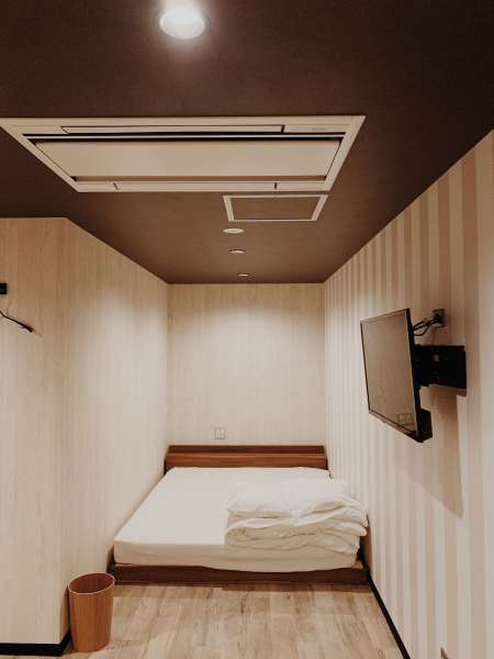 ＨＯＴＥＬ　ＣＡＰＳＵＬＥ　ＩＮＮ　ＳＨＩＺＵＯＫＡのプラン「クィーンルーム★完全個室　シャワー・トイレ付★」
