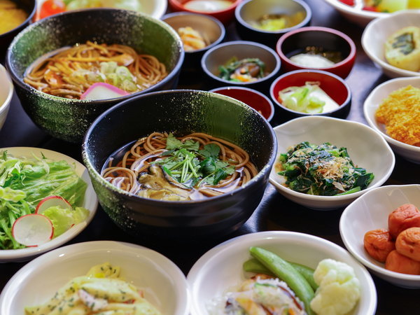 ■自慢の朝食バイキング