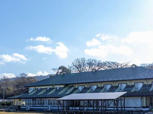 *【外観】当館から見える、夕日が沈む美しい海の景色に感動！