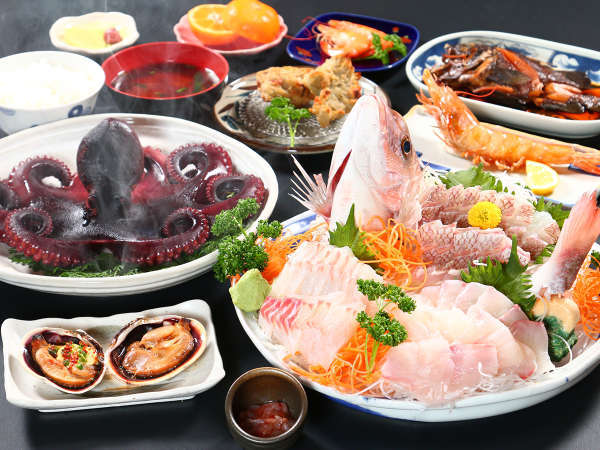 【お食事】夕食・海鮮スタンダードコース　新鮮な魚介をふんだんに使用♪