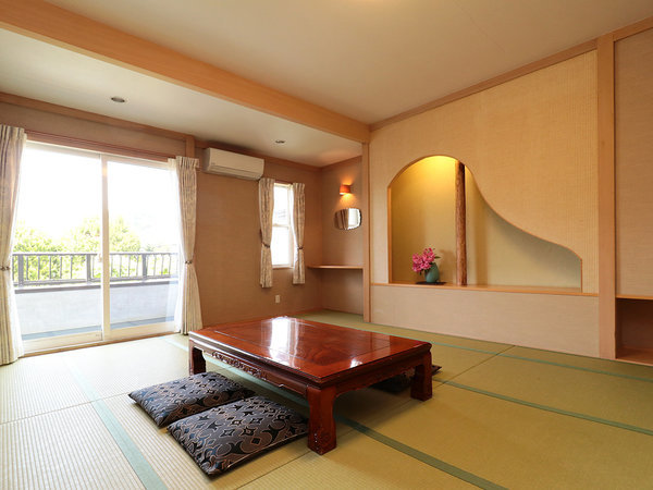 【本館】　客室　富士山View】和室8畳*